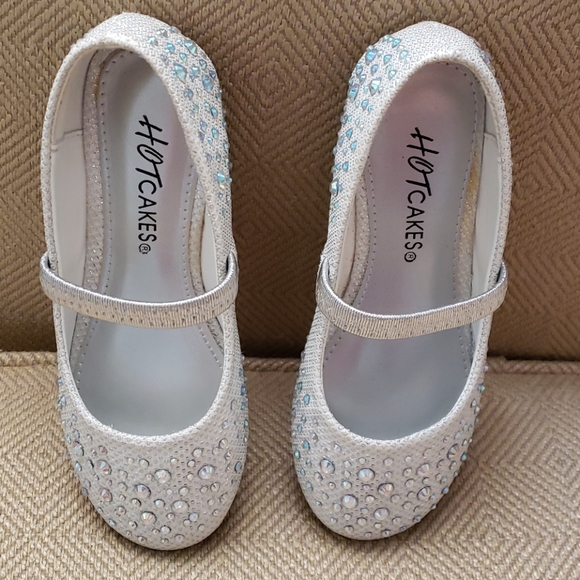 Hot Cakes Shoes New Hot Cakes Girls Sparkle Flats With Box Poshmark